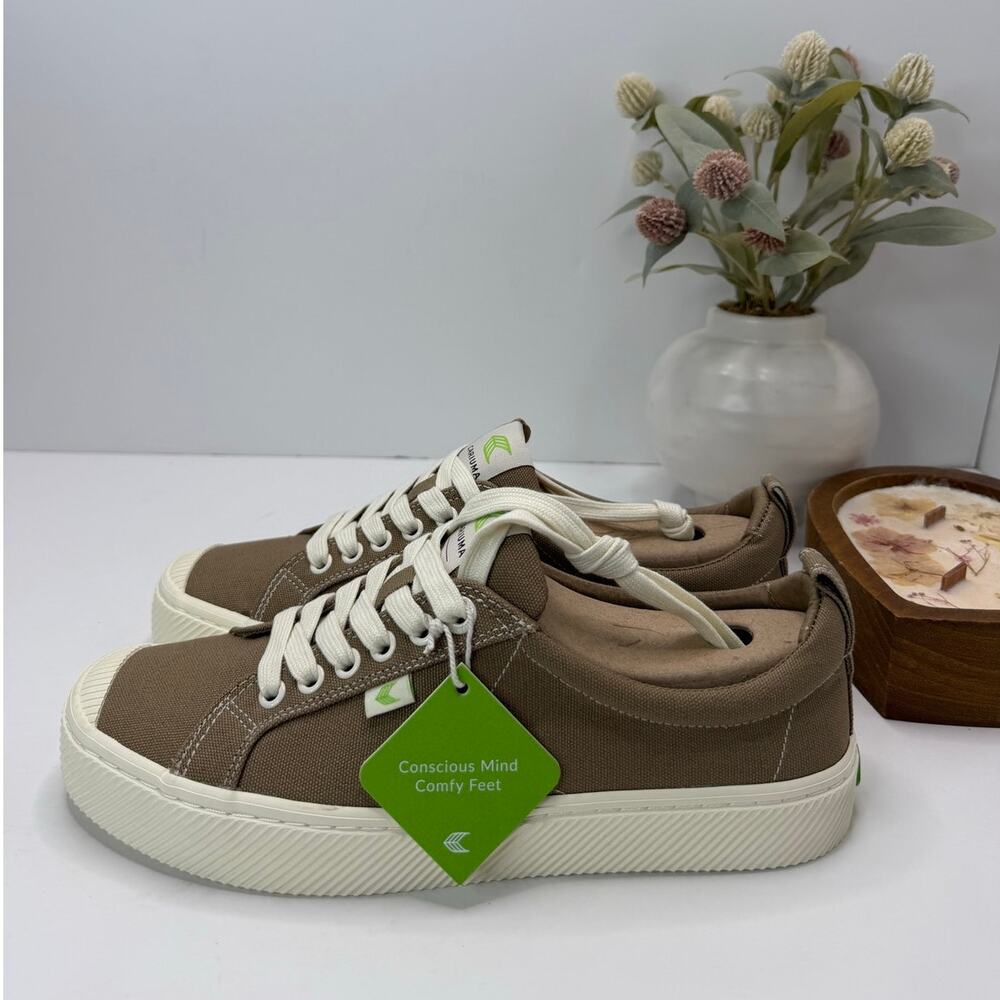 Cariuma OCA Low Casual Canvas Sneaker Burn Sand Women's 10 NWB
